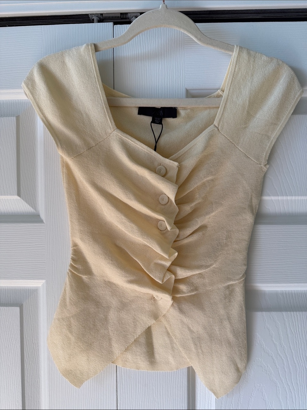 Zara Cream Ruched Button-Front Cap Sleeve Top